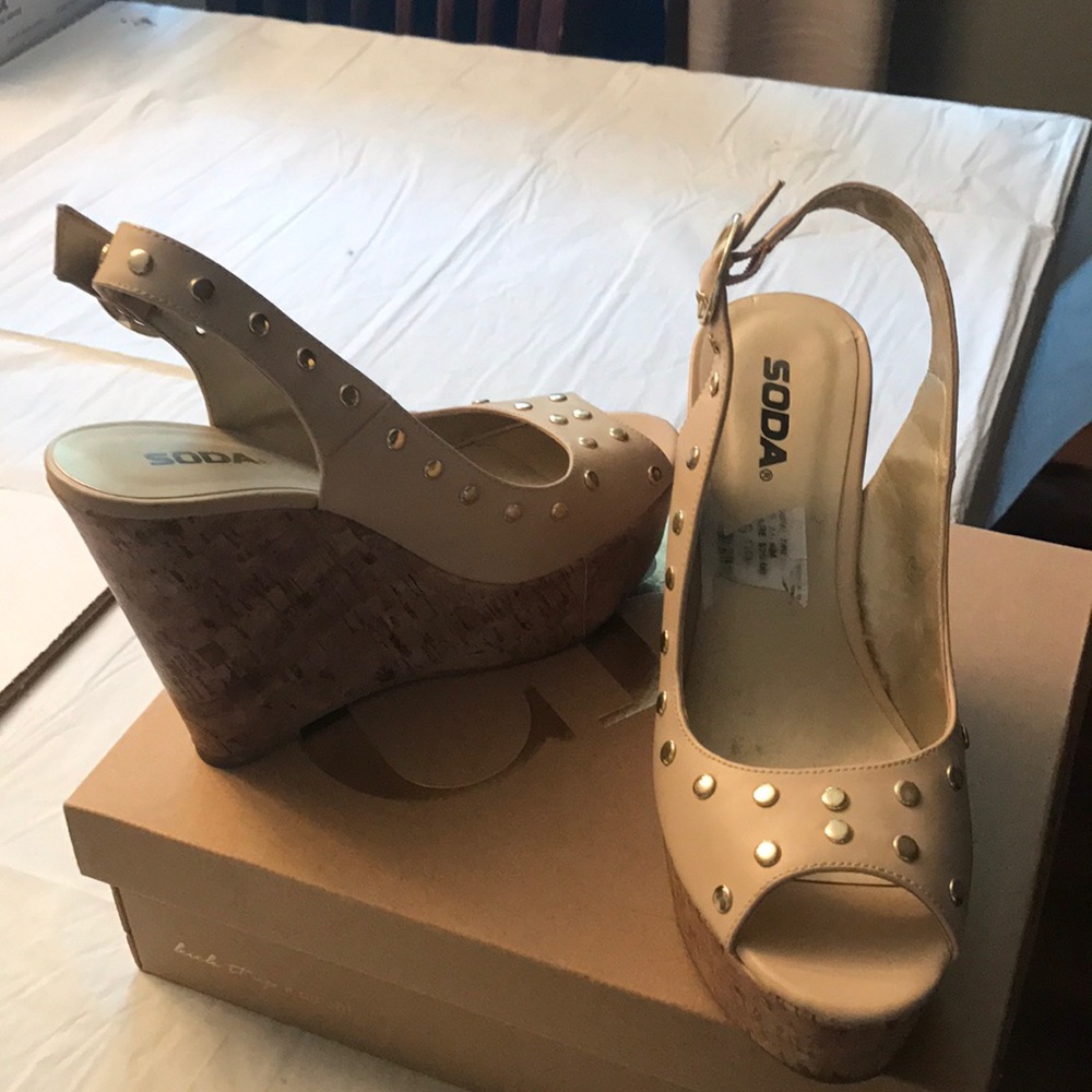 Wedge shoe